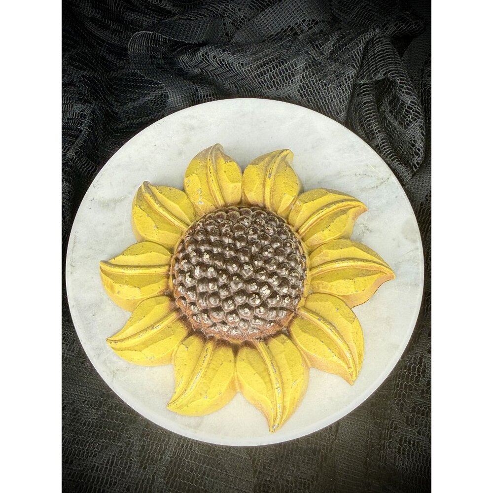 Sexton USA 1967 cast metal flower wall hanging.